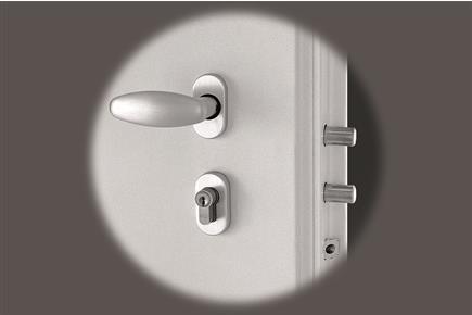 The closure of the pedestrian door is ensured by an armoured electro motorized door, comanding n. 4 cemented steel locking points, together with n. 5 fixed rostrums and n. 4 high resistance hinges.